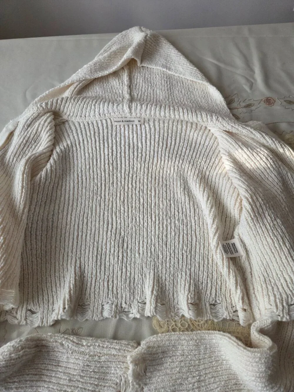 Moon and Madison White Cropped Zip Up Sweater - Picture 5 of 11
